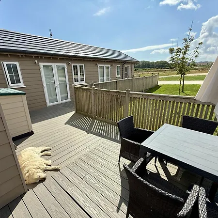 Bellas Retreat - Part Of The The Bay Village With Pool, Gym And Direct Access, Pub, Restaurant, Tennis And Meadows Walks * Filey
