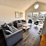 Bellas Retreat - Part Of The The Bay Village With Pool, Gym And Direct Access, Pub, Restaurant, Tennis And Meadows Walks בית נופש
