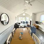 Bellas Retreat - Part Of The The Bay Village With Pool, Gym And Direct Access, Pub, Restaurant, Tennis And Meadows Walks בית נופש *
