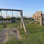 Bellas Retreat - Part Of The The Bay Village With Pool, Gym And Direct Access, Pub, Restaurant, Tennis And Meadows Walks בית נופש *