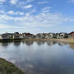 Bellas Retreat - Part Of The The Bay Village With Pool, Gym And Direct Access, Pub, Restaurant, Tennis And Meadows Walks בית נופש פילי