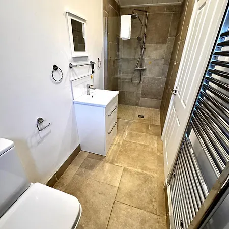 Bellas Retreat - Part Of The The Bay Filey Village With Pool, Gym And Direct Access, Pub, Restaurant, Tennis And Meadows Walks Reighton