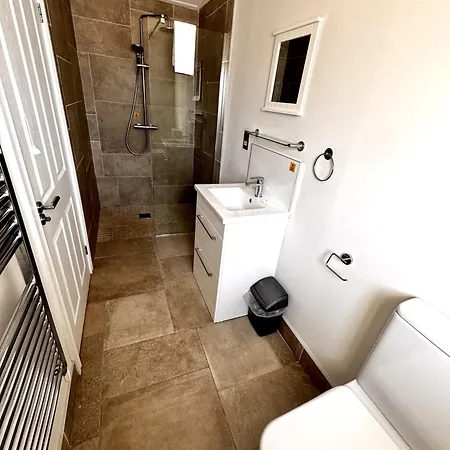 Bellas Retreat - Part Of The The Bay Filey Village With Pool, Gym And Direct Access, Pub, Restaurant, Tennis And Meadows Walks *