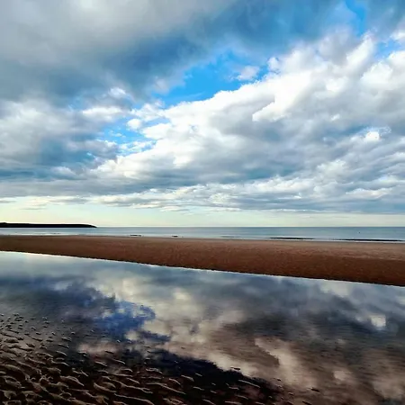 Bellas Retreat - Part Of The The Bay Filey Village With Pool, Gym And Direct Access, Pub, Restaurant, Tennis And Meadows Walks *