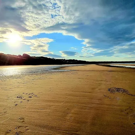 Bellas Retreat - Part Of The The Bay Filey Village With Pool, Gym And Direct Access, Pub, Restaurant, Tennis And Meadows Walks *