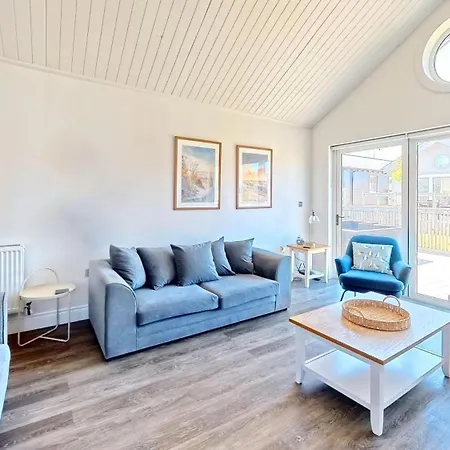 Bellas Retreat - Part Of The The Bay Village With Pool, Gym And Direct Access, Pub, Restaurant, Tennis And Meadows Walks * Filey
