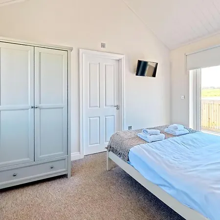 Bellas Retreat - Part Of The The Bay Village With Pool, Gym And Direct Access, Pub, Restaurant, Tennis And Meadows Walks Filey