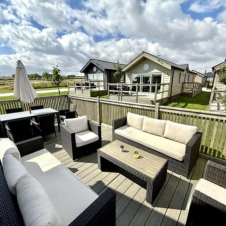 Feriehus Bellas Retreat - Part Of The The Bay Village With Pool, Gym And Direct Access, Pub, Restaurant, Tennis And Meadows Walks Filey