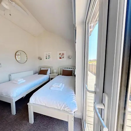 Feriehus Bellas Retreat - Part Of The The Bay Village With Pool, Gym And Direct Access, Pub, Restaurant, Tennis And Meadows Walks Filey